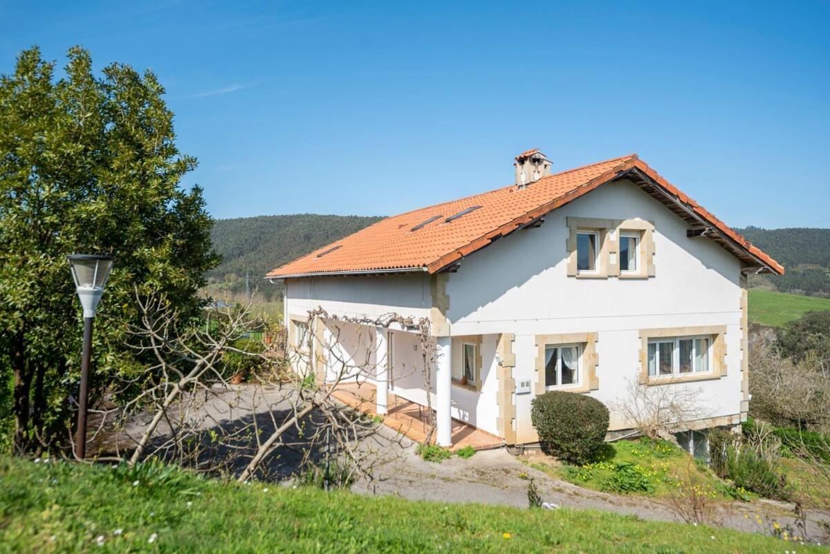 Casa Con Jardin En Gama Bárcena de Cicero Exterior foto
